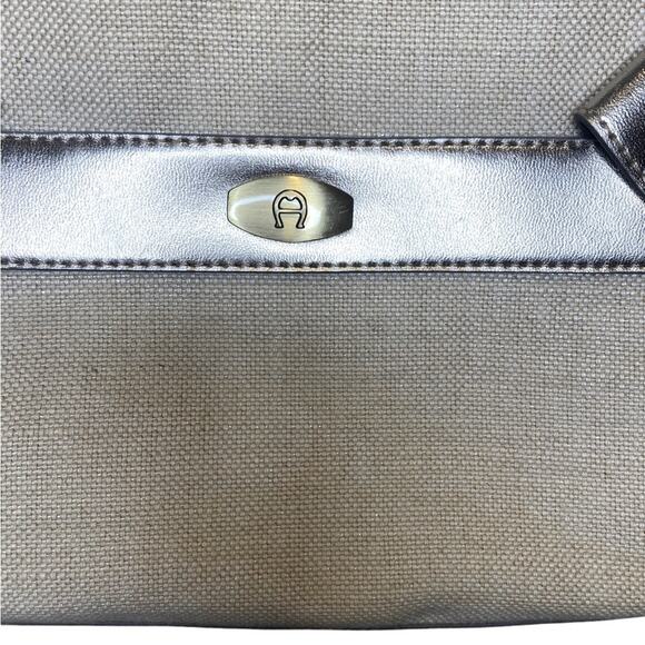 ETIENNE AIGNER Beige Linen W/ Metallic Gold Leather Trim Shoulder Bag Purse - Picture 5 of 10